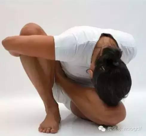 英国医学期刊：这样练瑜伽，轻则骨折，重则换膝！